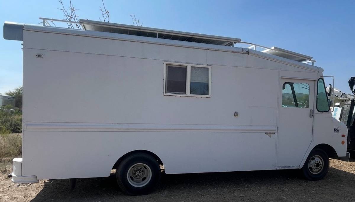 Chevy-workbox-1984-white-5