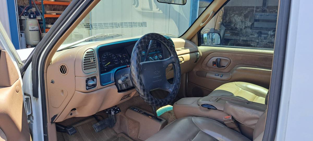 Chevy-z71-1995-white-3