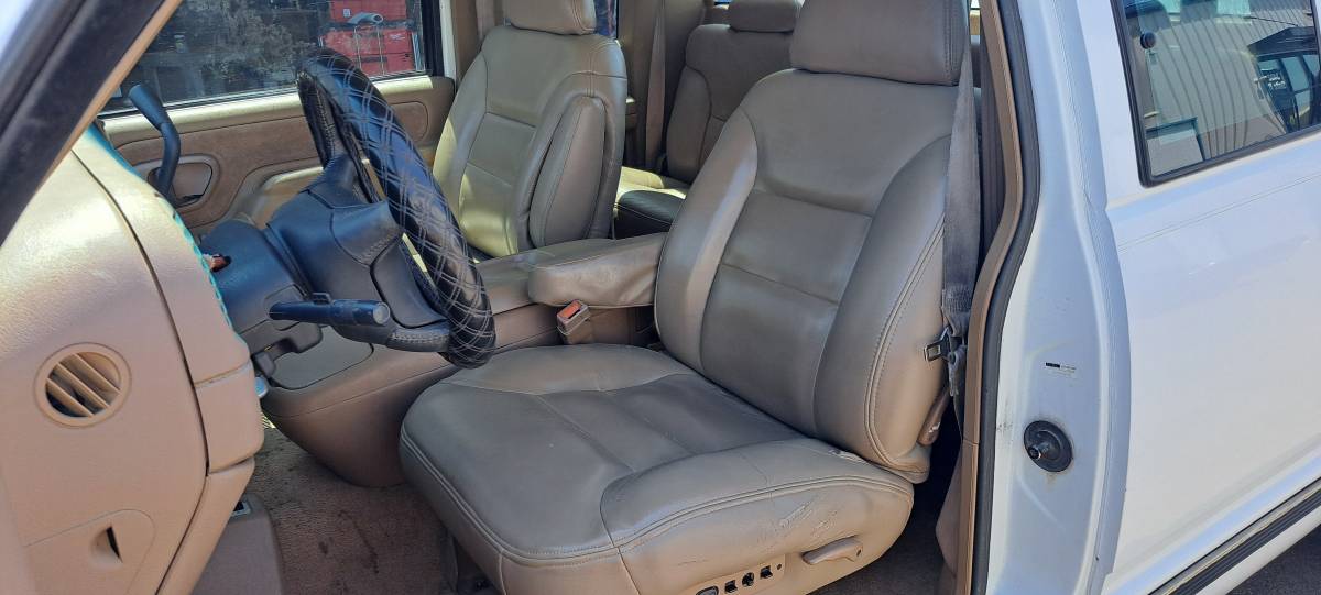 Chevy-z71-1995-white-4