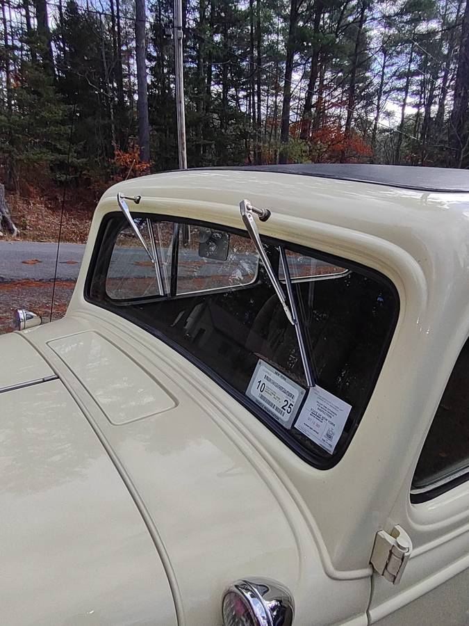 Chevy2-door-sedan-1933-3