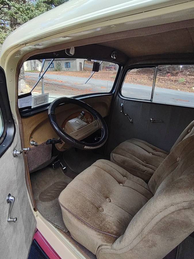 Chevy2-door-sedan-1933-4