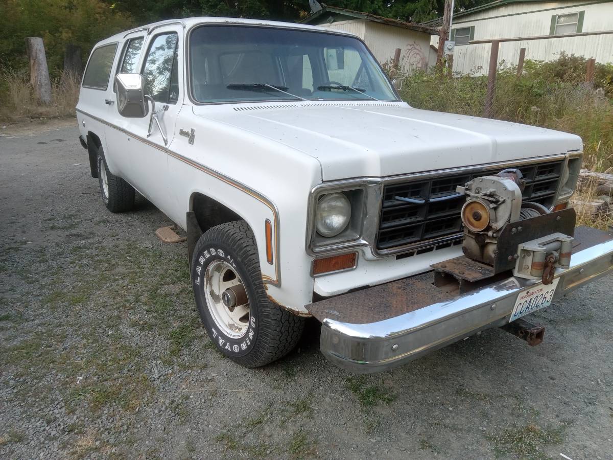 Chey-suburban-1977-white-9