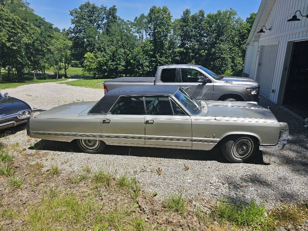 Chrysler-1967-grey-11