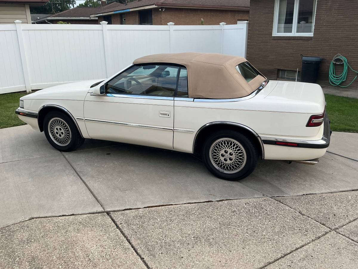 Chrysler-1990-3