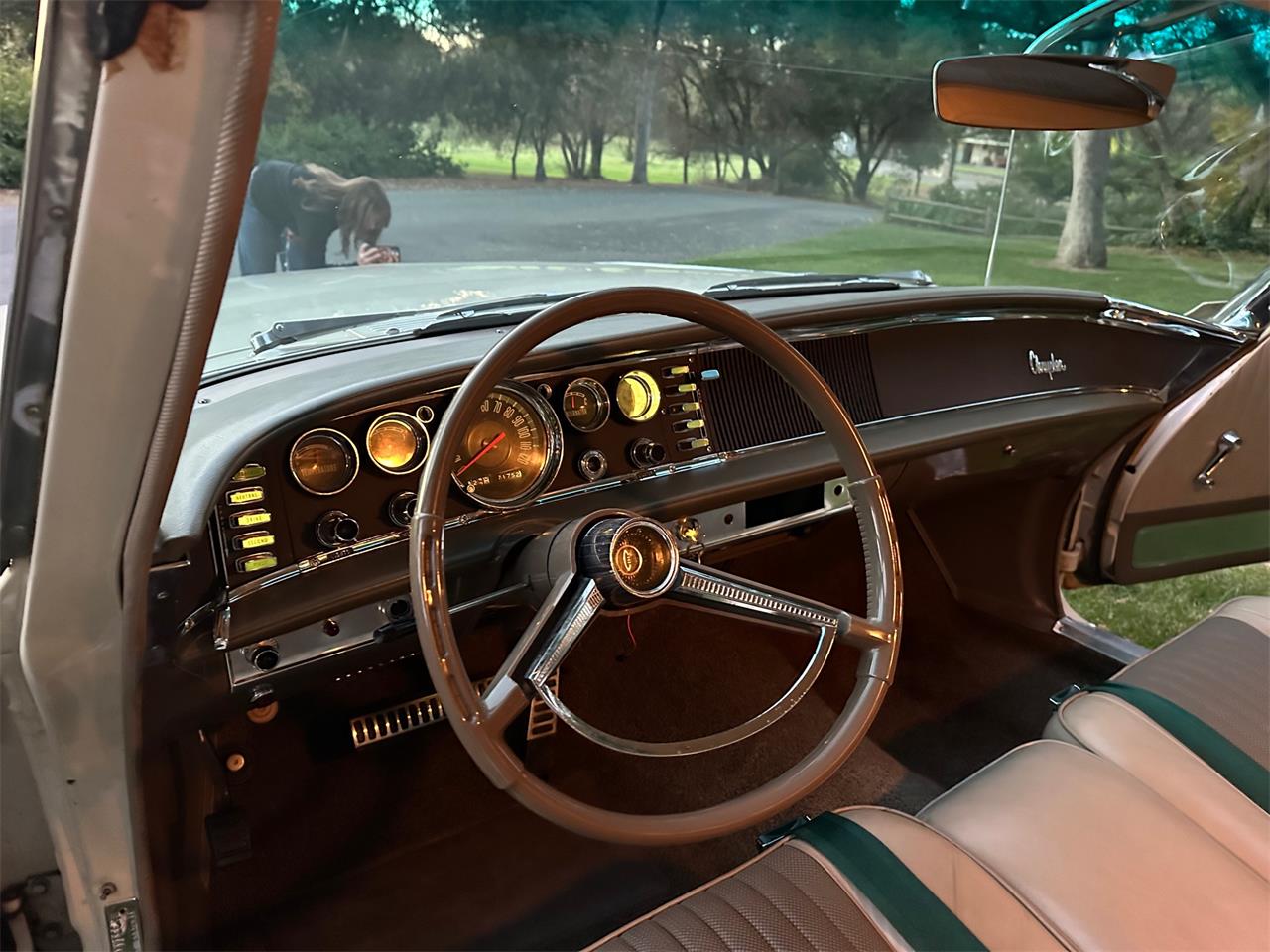 Chrysler-300-1963-Antique-White-TanBrown-5