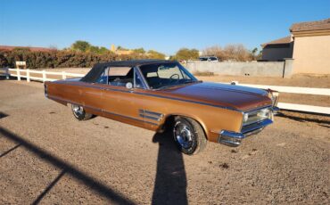Chrysler-300-1966-Gold-Black-1
