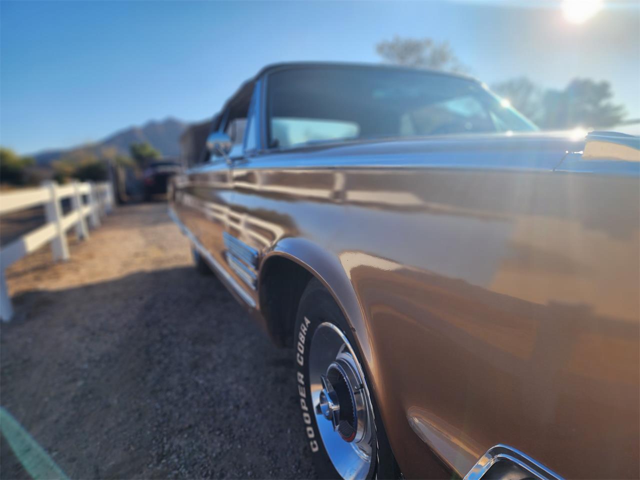 Chrysler-300-1966-Gold-Black-8