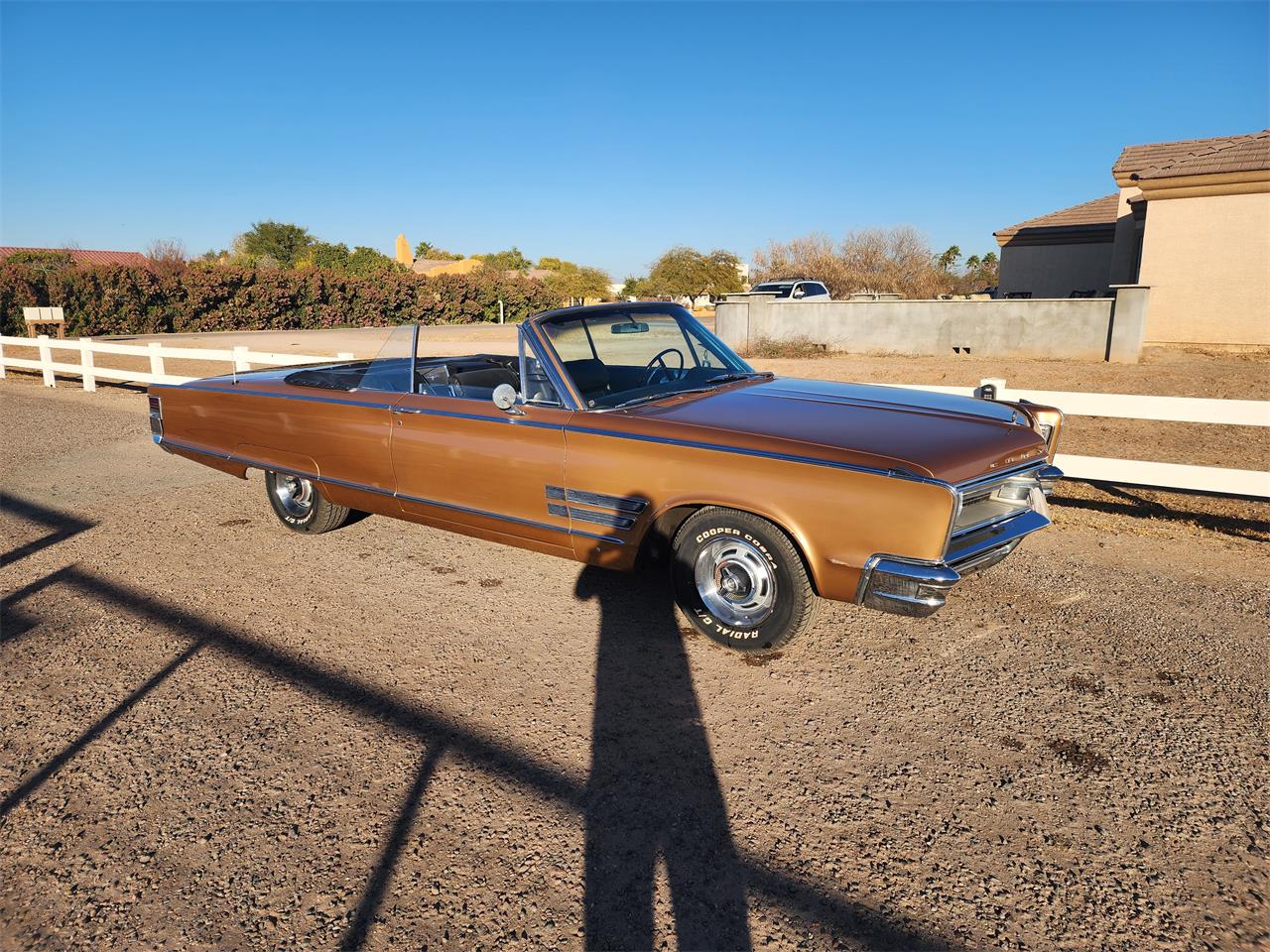 Chrysler-300-1966-Gold-Black-9