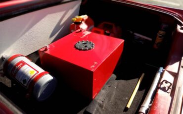 Chrysler-300-1966-red-black-amp-white-4
