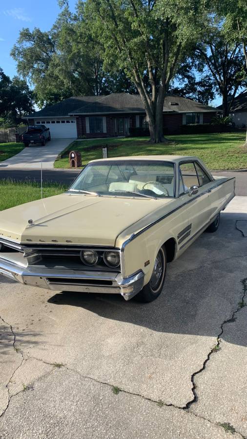 Chrysler-300-1966-yellow