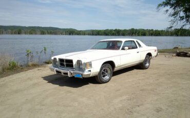 Chrysler-300-1979-white-3
