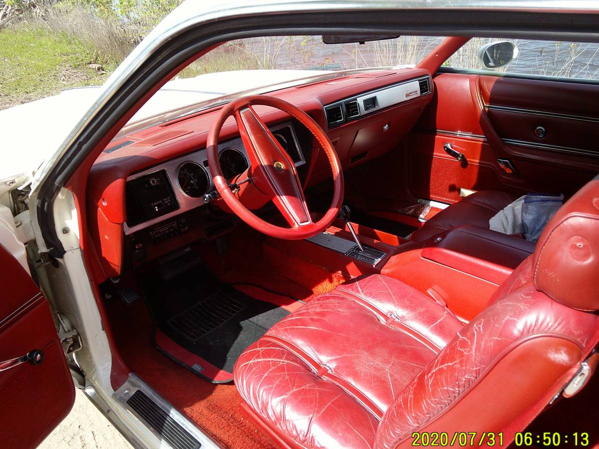 Chrysler-300-1979-white-5