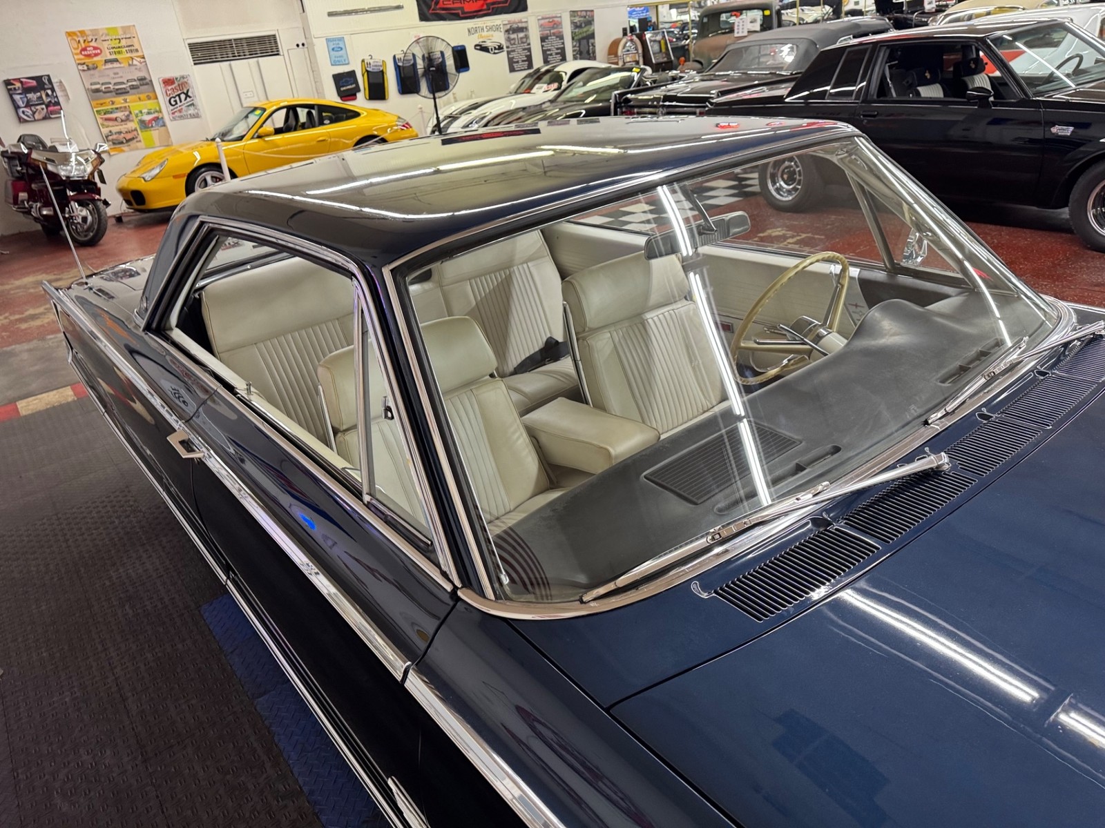 Chrysler-300-Series-1966-11