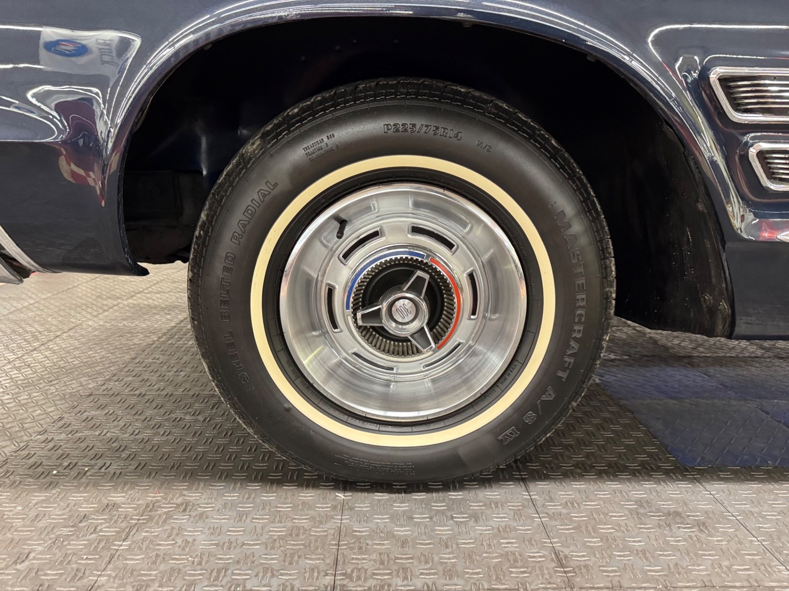 Chrysler-300-Series-1966-26