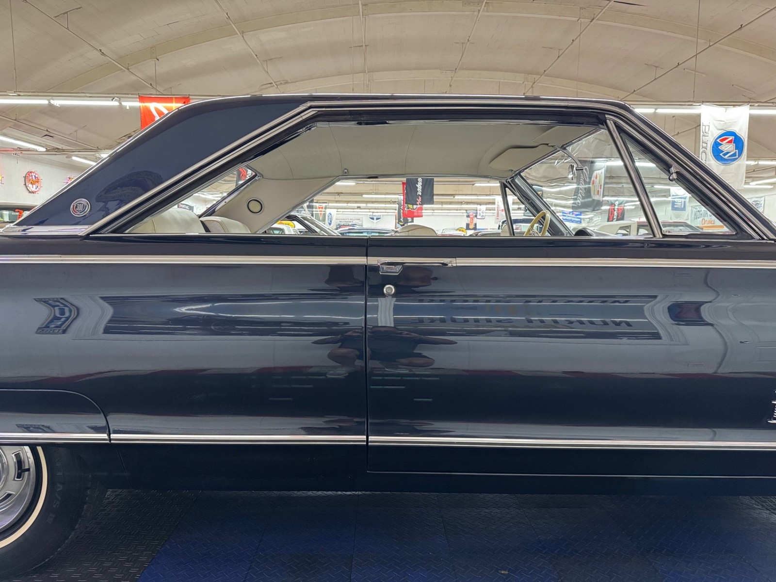 Chrysler-300-Series-1966-29