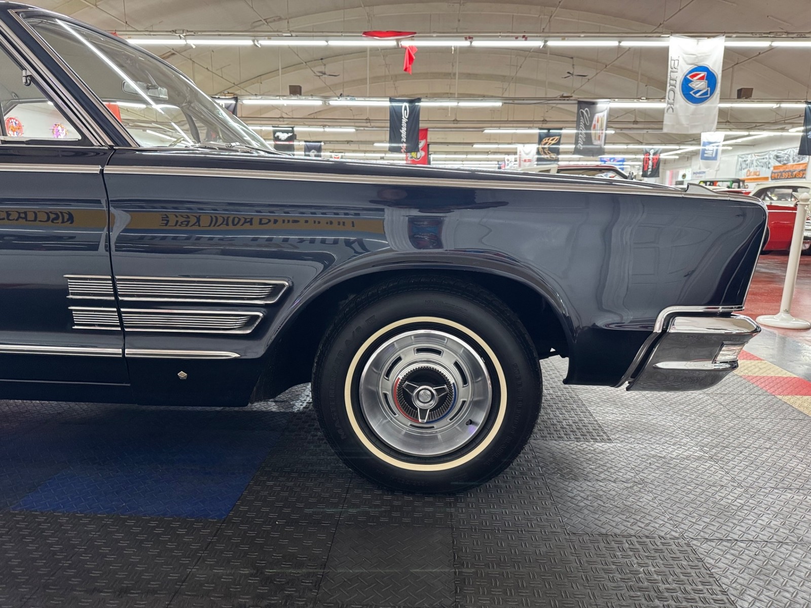 Chrysler-300-Series-1966-30