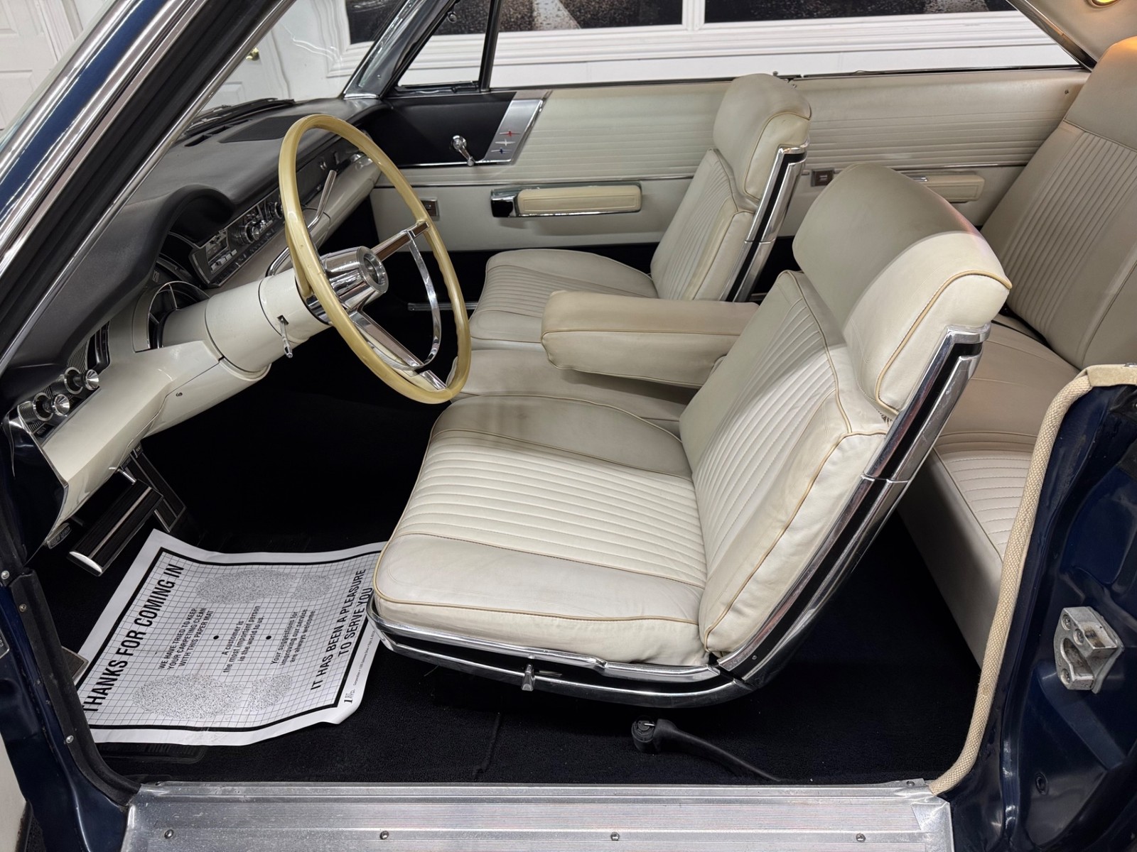 Chrysler-300-Series-1966-32