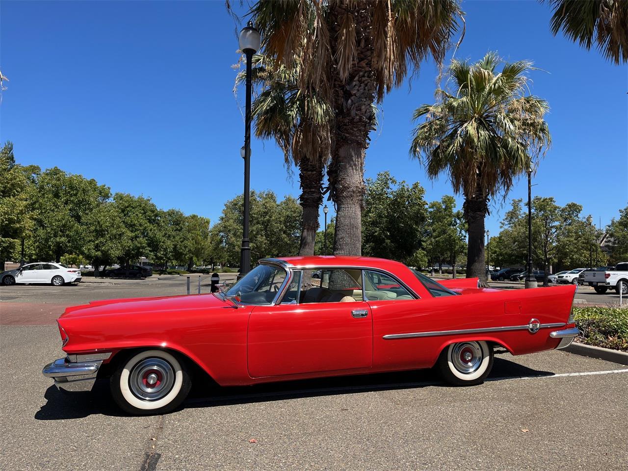 Chrysler-300c-1957-Red-Tan-1