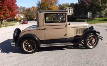 Chrysler-50-1927-TAN-amp-BLACK-BLACK-1