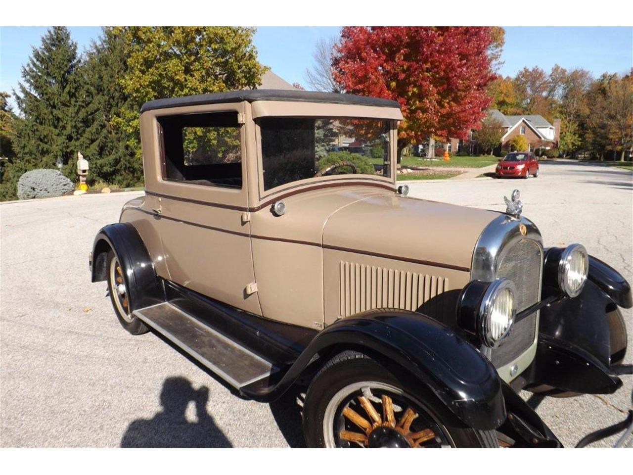 Chrysler-50-1927-TAN-amp-BLACK-BLACK-2