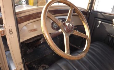 Chrysler-50-1927-TAN-amp-BLACK-BLACK-3