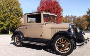 Chrysler-50-1927-TAN-amp-BLACK-BLACK