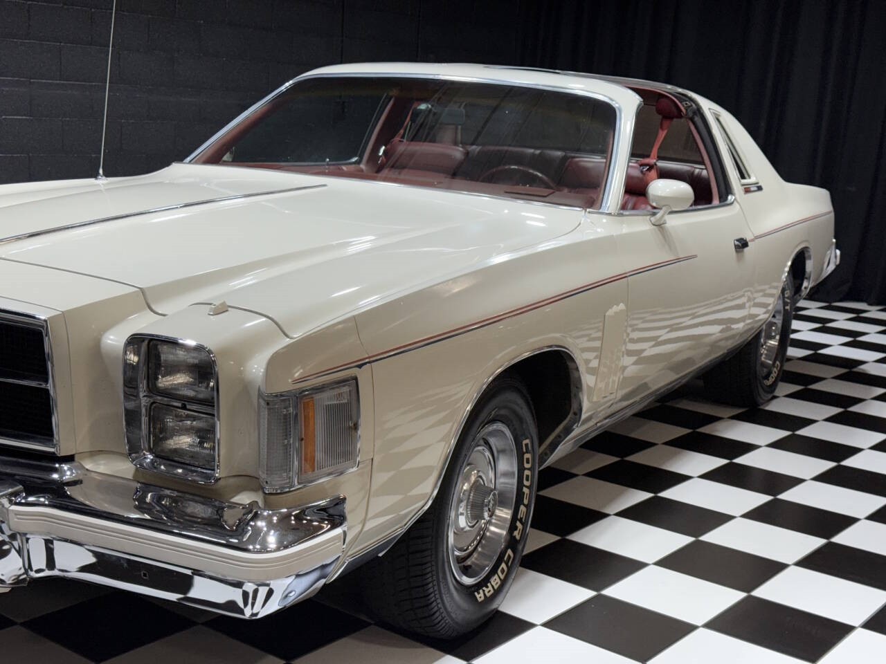 Chrysler-Cordoba-1979-Coupe-26
