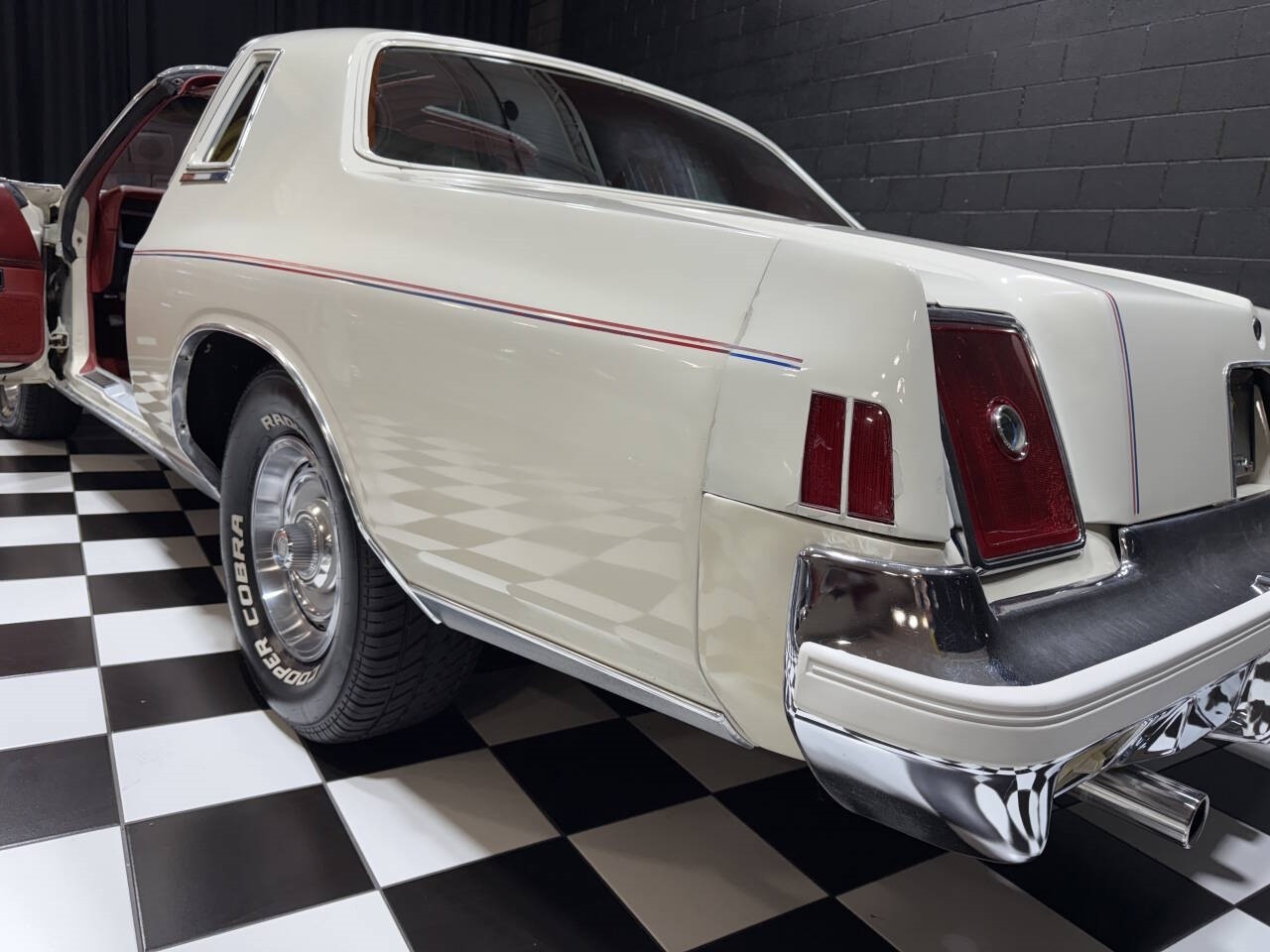 Chrysler-Cordoba-1979-Coupe-30