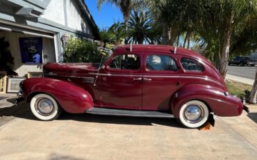 Chrysler-Imperial-1939-Sedan