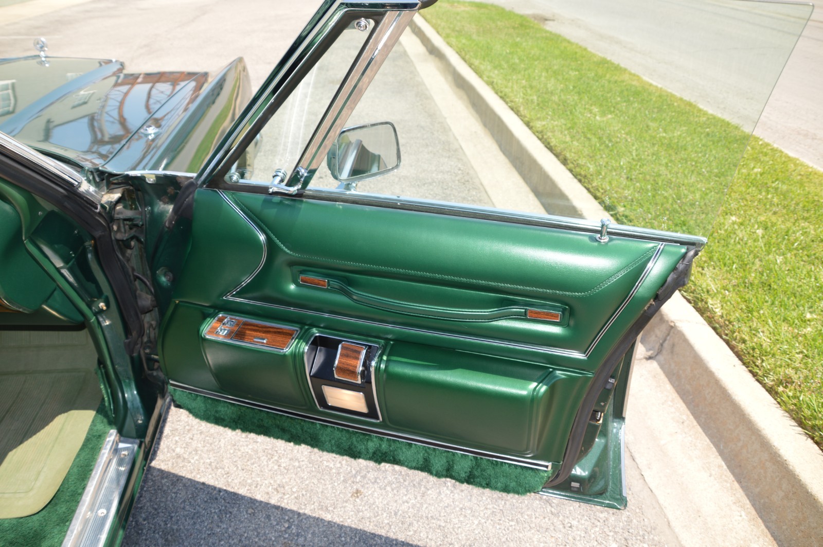 Chrysler-Imperial-1975-Sedan-13