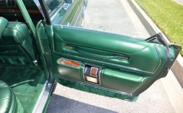 Chrysler-Imperial-1975-Sedan-14