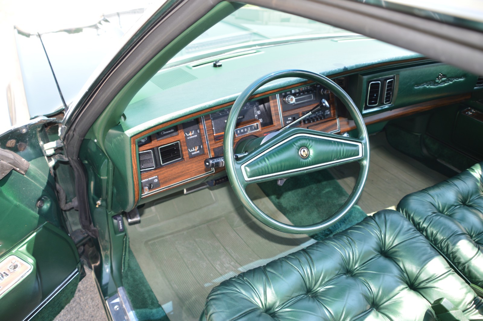 Chrysler-Imperial-1975-Sedan-17