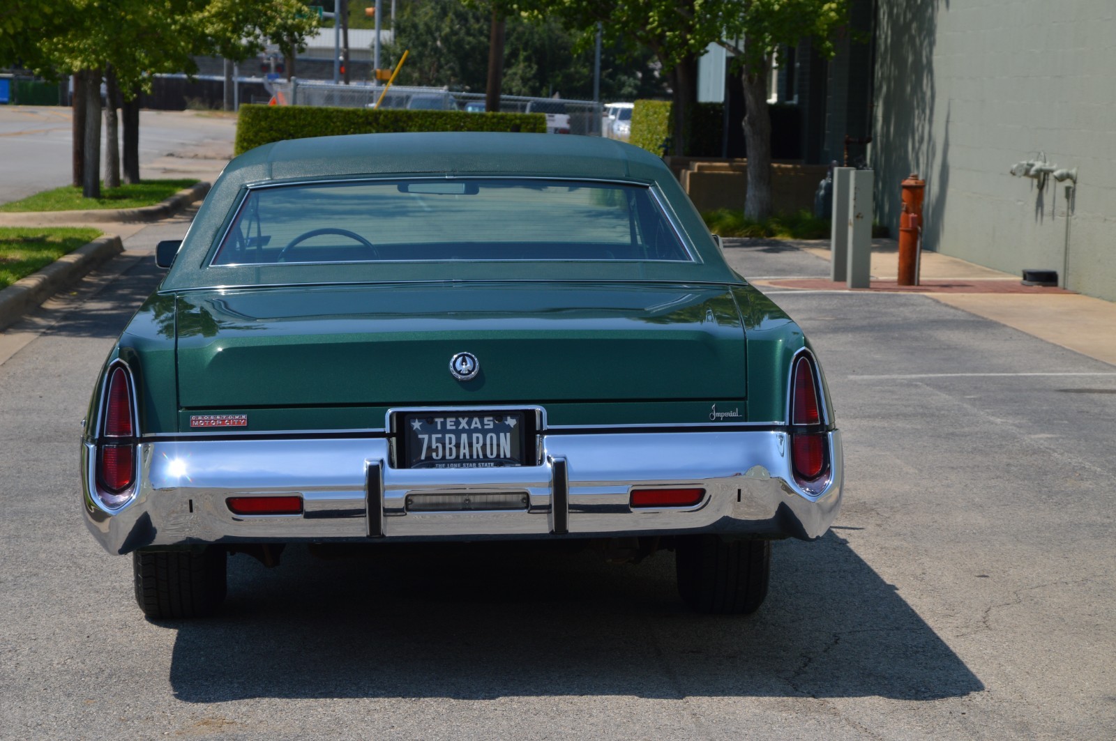 Chrysler-Imperial-1975-Sedan-2