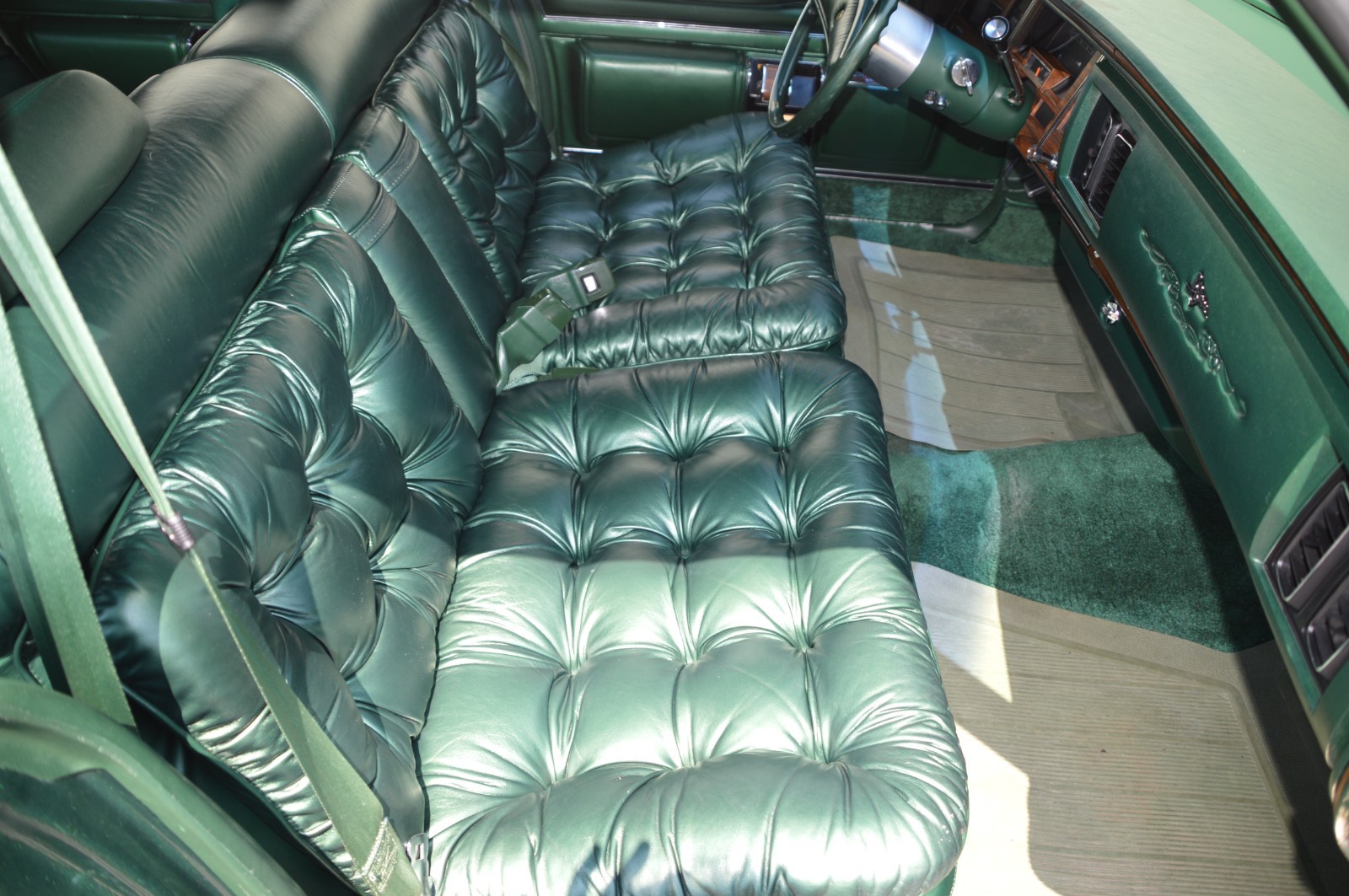 Chrysler-Imperial-1975-Sedan-23