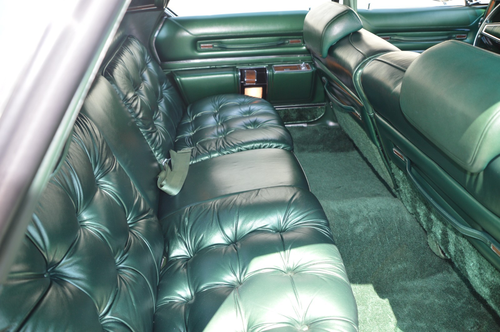 Chrysler-Imperial-1975-Sedan-24