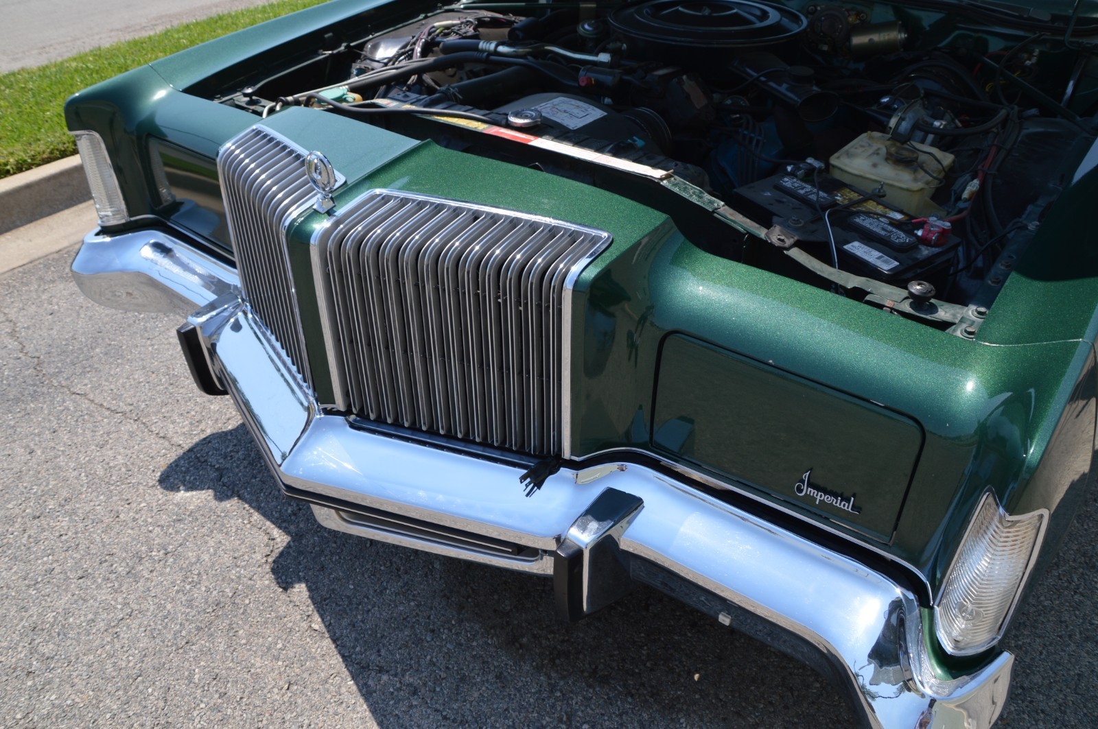 Chrysler-Imperial-1975-Sedan-37