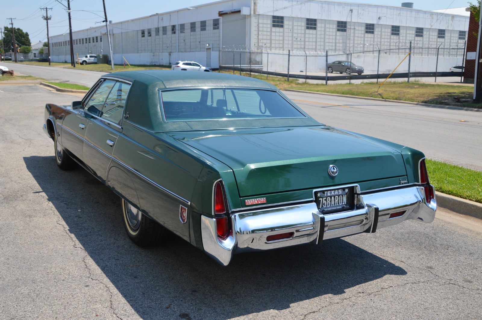 Chrysler-Imperial-1975-Sedan-39