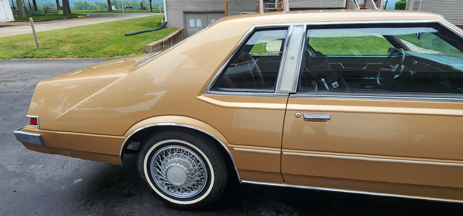 Chrysler-Imperial-1982-2-dr-10