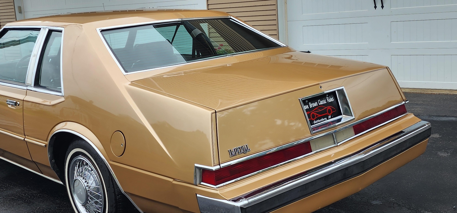 Chrysler-Imperial-1982-2-dr-17