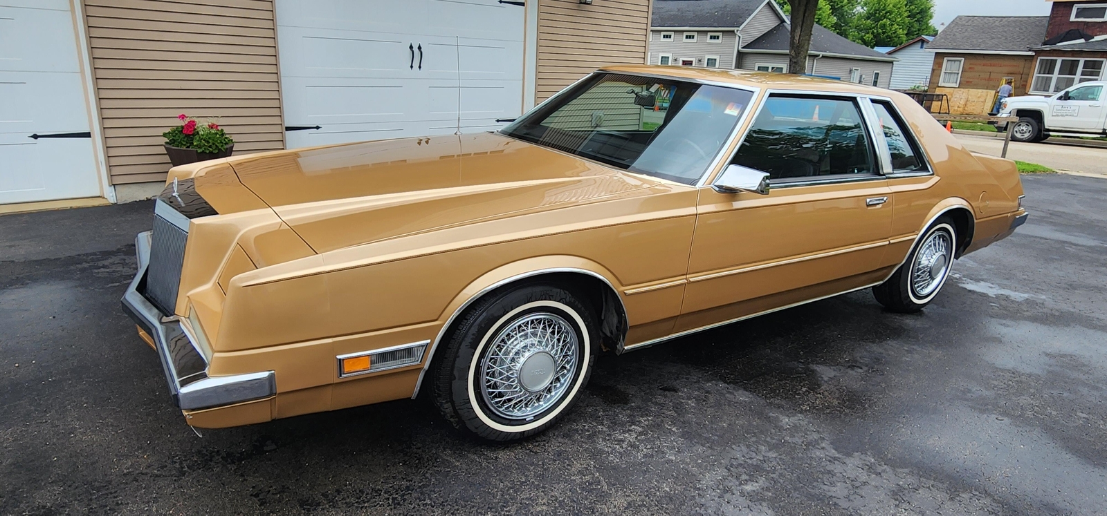 Chrysler-Imperial-1982-2-dr-2