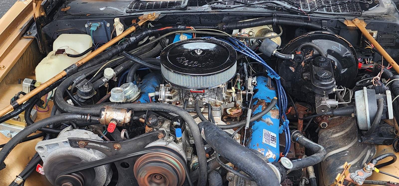 Chrysler-Imperial-1982-2-dr-22