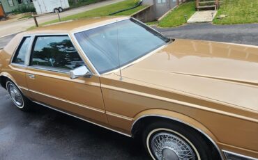 Chrysler-Imperial-1982-2-dr-8