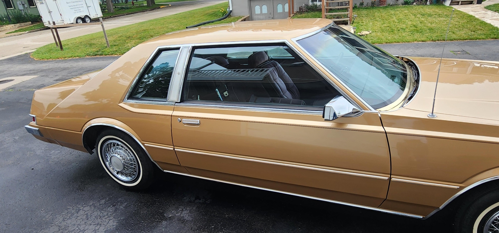 Chrysler-Imperial-1982-2-dr-9