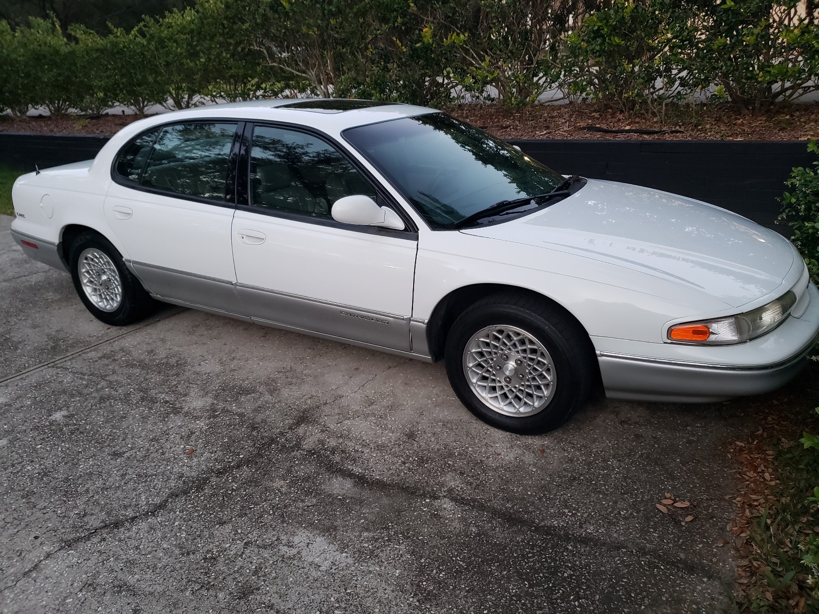 Chrysler-LHS-1994-11