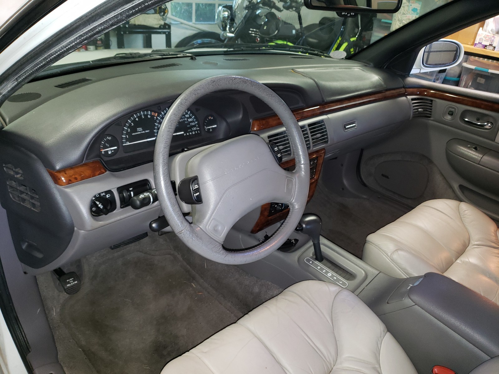 Chrysler-LHS-1994-25
