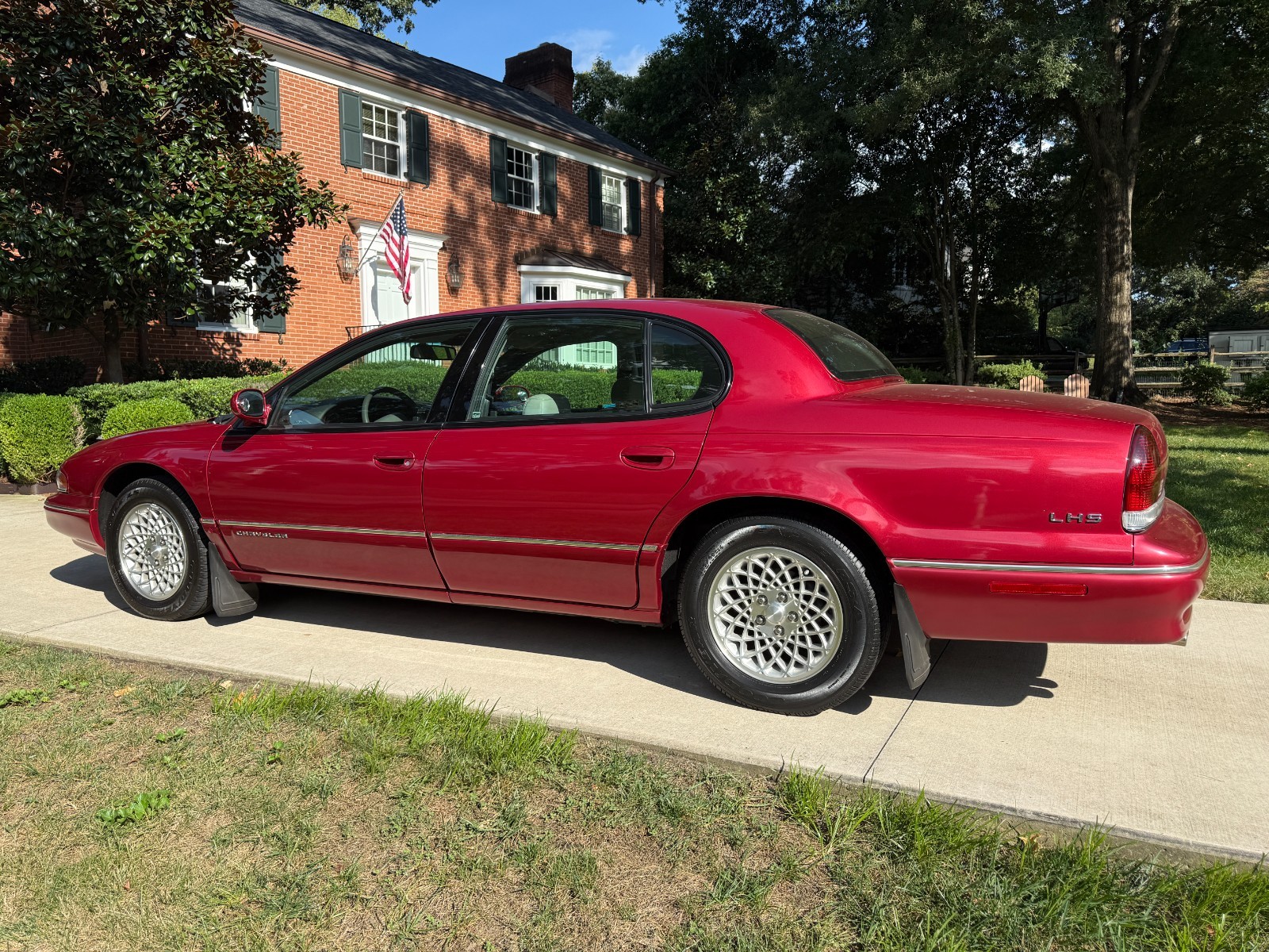 Chrysler-LHS-1995-Sedan-1