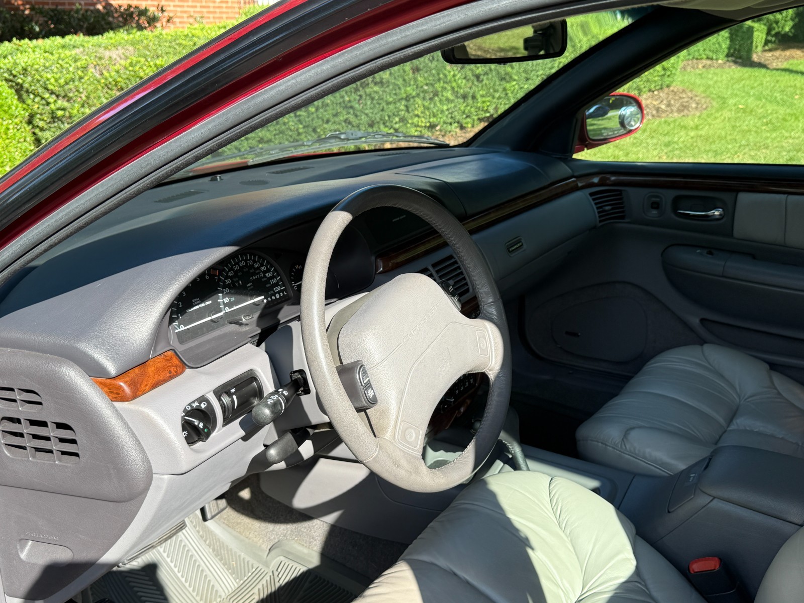 Chrysler-LHS-1995-Sedan-14