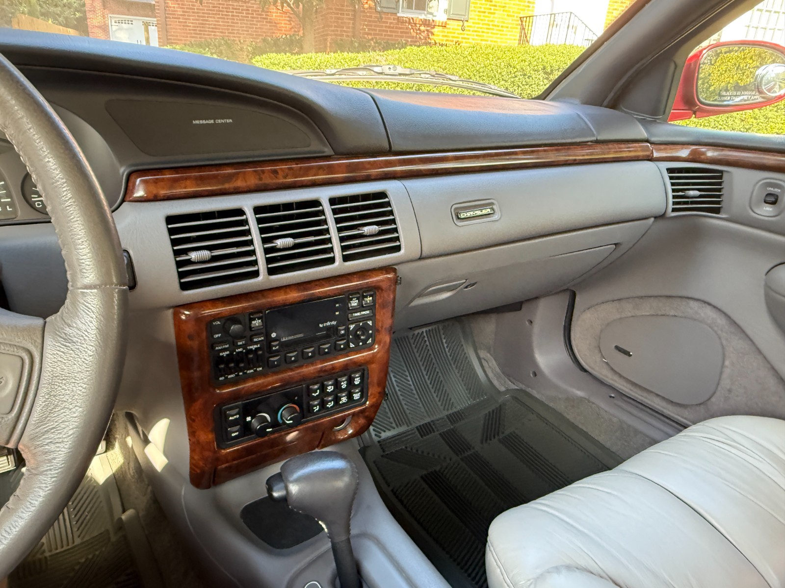 Chrysler-LHS-1995-Sedan-16