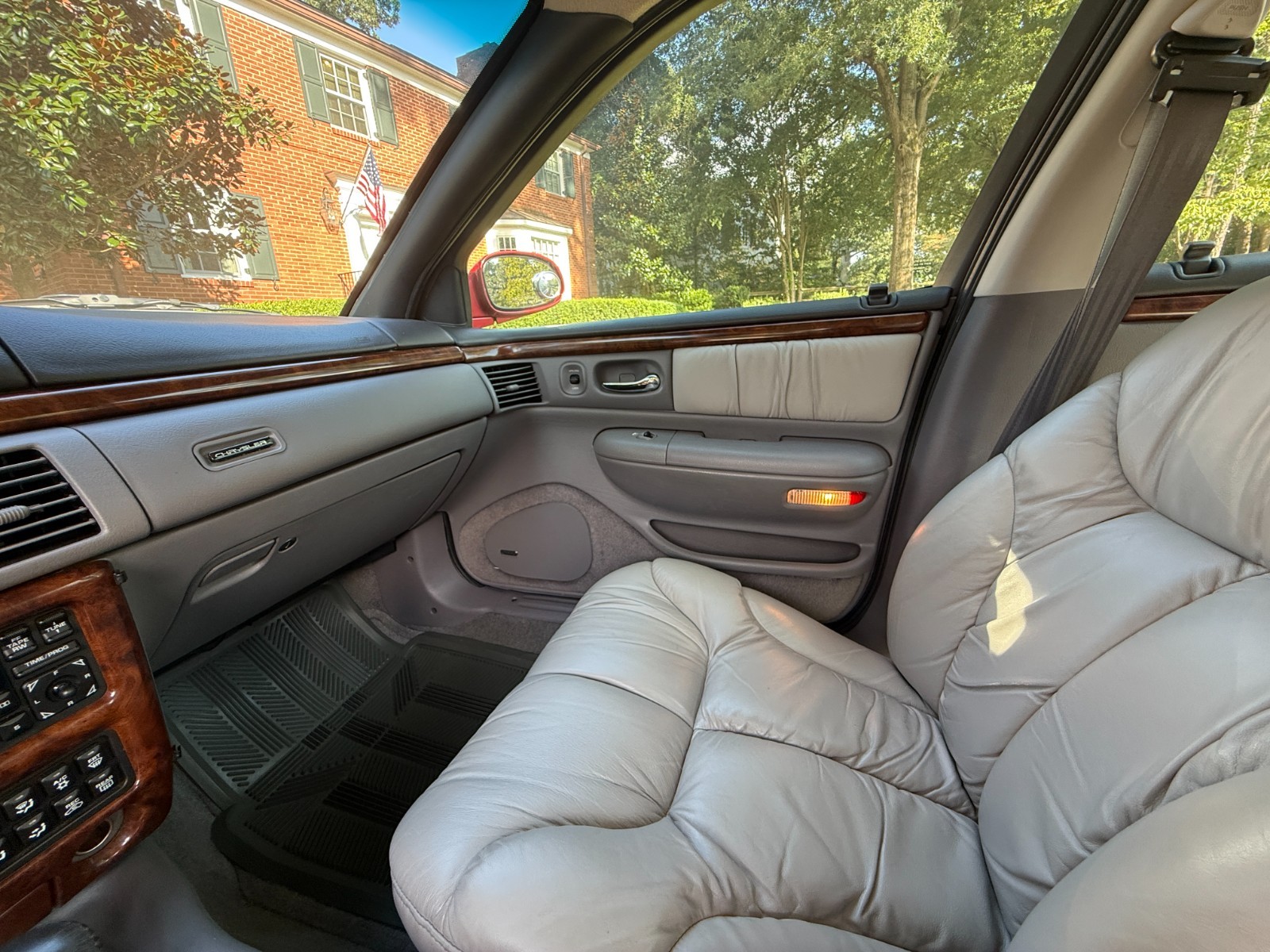 Chrysler-LHS-1995-Sedan-19