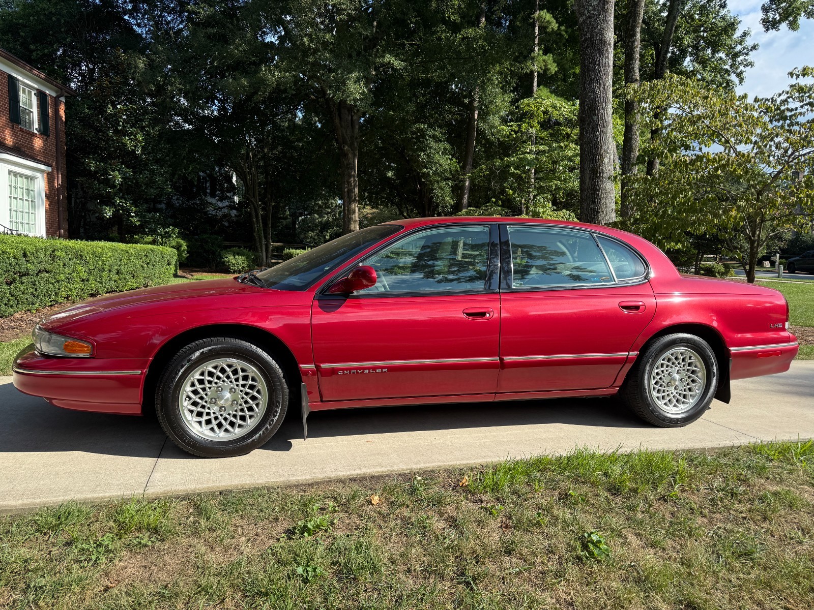 Chrysler-LHS-1995-Sedan